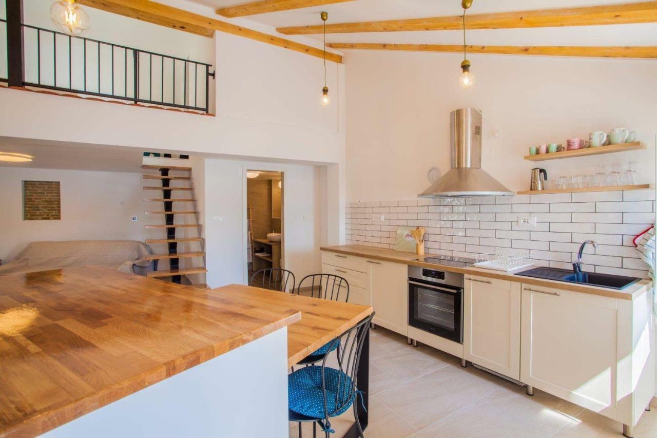 Apartmani Kraj Mora Cres Εξωτερικό φωτογραφία